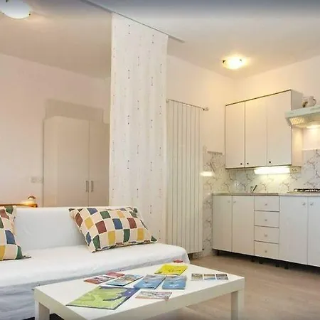 Eddi 66 Apartment Pjescana Uvala